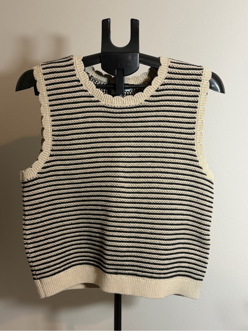 GAP Striped Sleeveless Knit Vest - Cream & Black